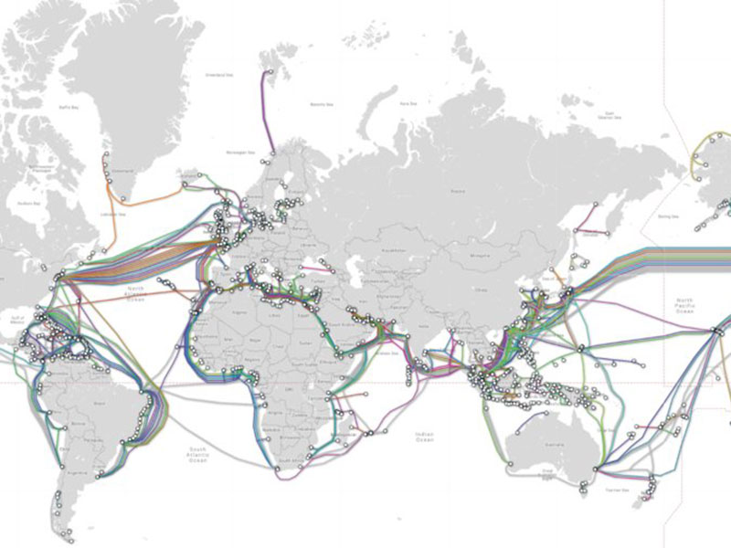 ألياف ضوئية وخوادم وكابلات تحت الماء: نظرة على الشكل الحقيقي لشبكة الإنترنت